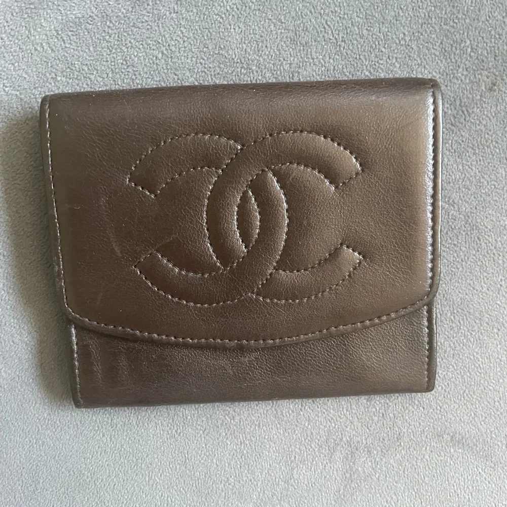 Chanel coin and card holder - Picture 1 of 8